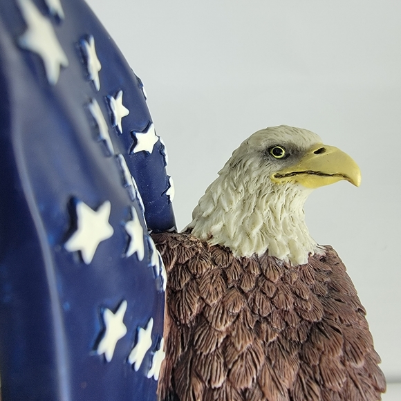 Bald Eagle 1999USA Flag American Statue  Hanging Realistic Life Symbols Ceramic - Picture 3 of 8